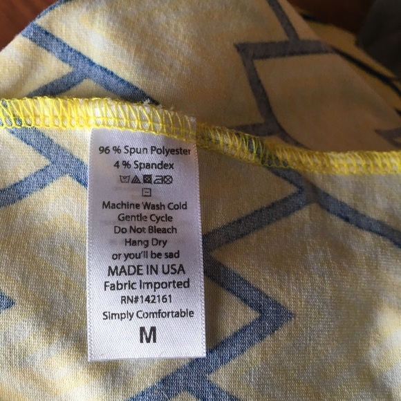 🐞LuLaRoe “Randy” Raglan Tee with Chevron Pattern - Picture 4 of 4